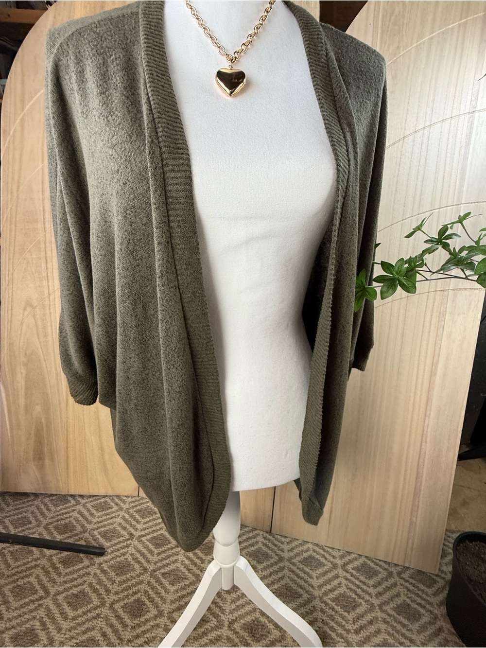Modern Y2K Style Misia Curvy Olive Green Short Sleeve Open Front Cocoon Cardigan